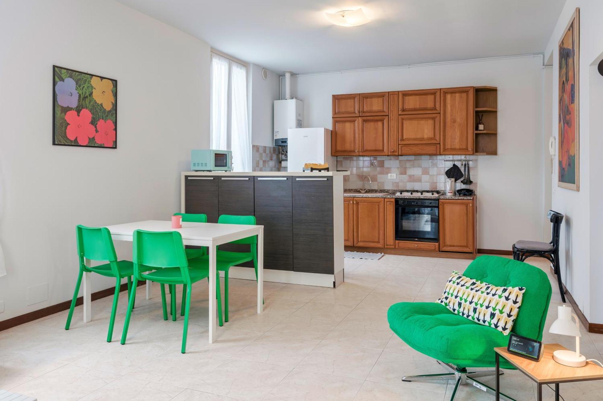 Apartment In Via Cremona - Brescia City - By Host4U Exterior foto